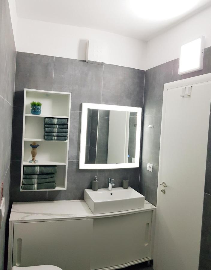Bindi Apartment Himarë Dış mekan fotoğraf
