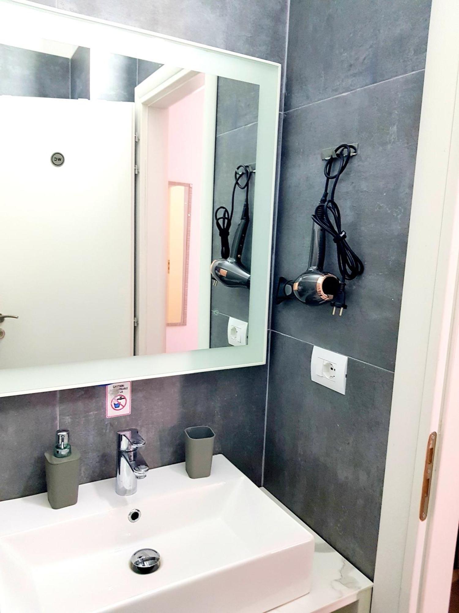 Bindi Apartment Himarë Dış mekan fotoğraf